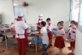 Kỹ năng tự phục vụ trong bữa ăn của học sinh Trí Tuệ Việt